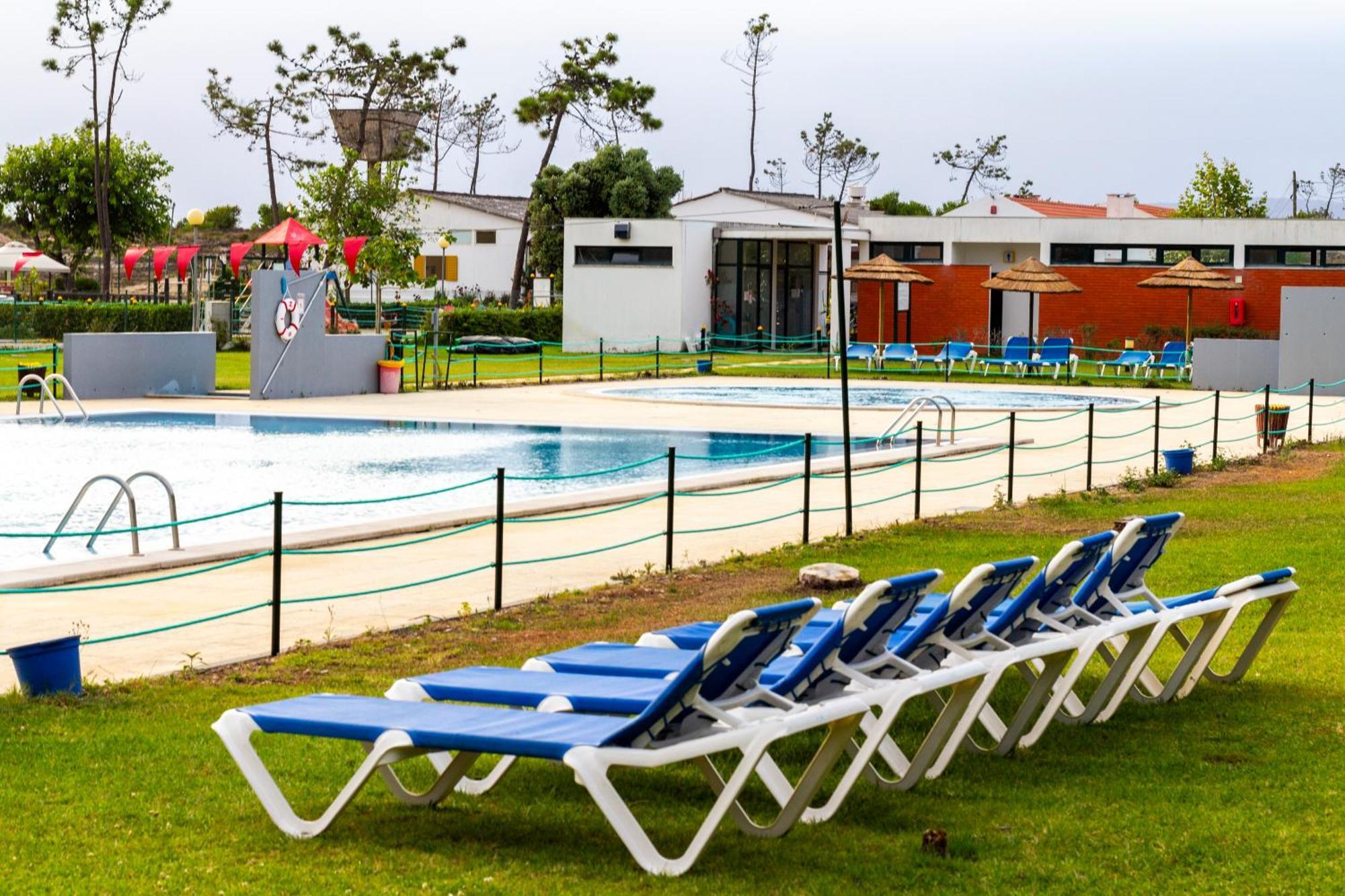 Parque De Campismo Orbitur Gala Hotel Фигейра да Фош Екстериор снимка